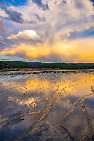 YELLOWSTONE HOT SPRINGS