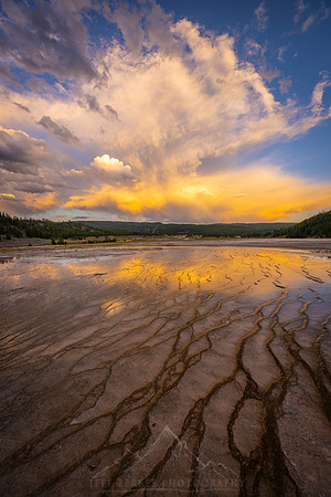 YELLOWSTONE HOT SPRINGS