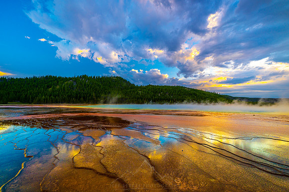YELLOWSTONE HOT SPRINGS