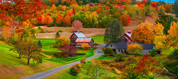SLEEPY HOLLOW FARM IN AUTUMN