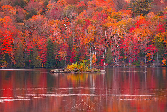 AUTUMN REFLECTIONS | VERMONT POND