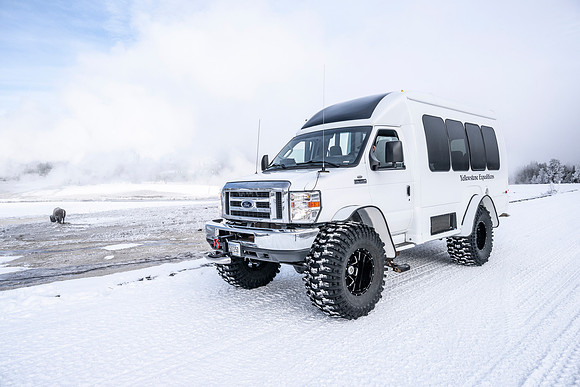 YELLOWSTONE IN WINTER