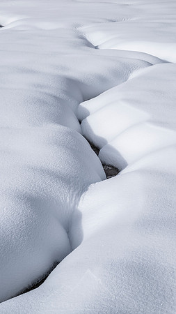 SEAMS IN SNOW