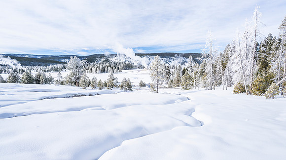 CASTLE GEYSER SNOWSCAPE