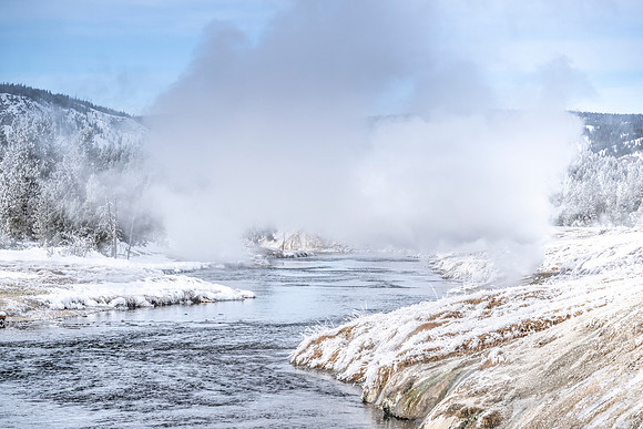 YELLOWSTONE IN WINTER