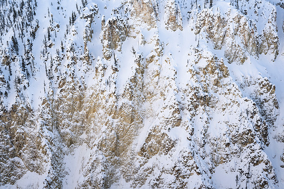 YELLOWSTONE IN WINTER