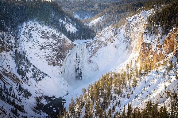YELLOWSTONE IN WINTER