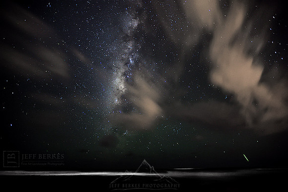 PERSEID OVER THE PACIFIC OCEAN