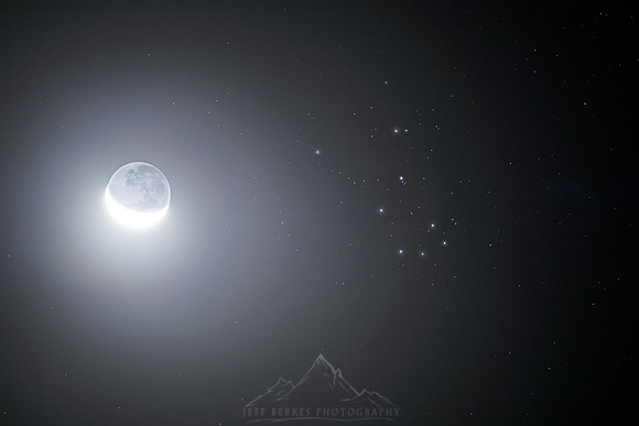 CRESCENT MOON AND THE PLEIADES | MARCH 2023