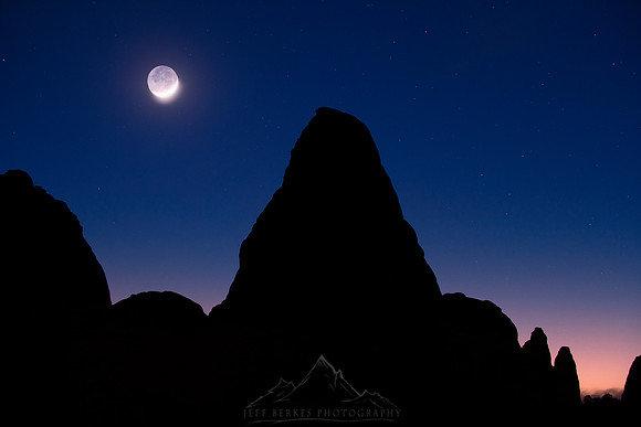 CRESCENT MOON OVER ARCHES NP