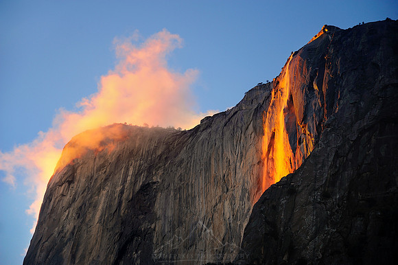 FIRE FALL AND GLOWING CLOUD | YOSEMITE