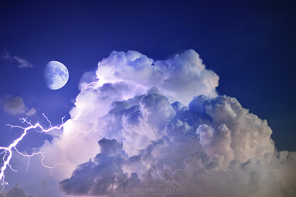 MOON LIGHTNING