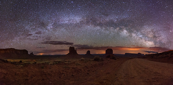 MONUMENT VALLEY | MILKY WAY RAINBOW