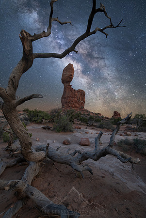 BALANCED ROCK AND THE MILKY WAY