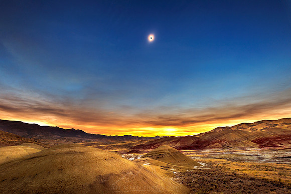 TOTALITY AT THE PAINTED HILLS