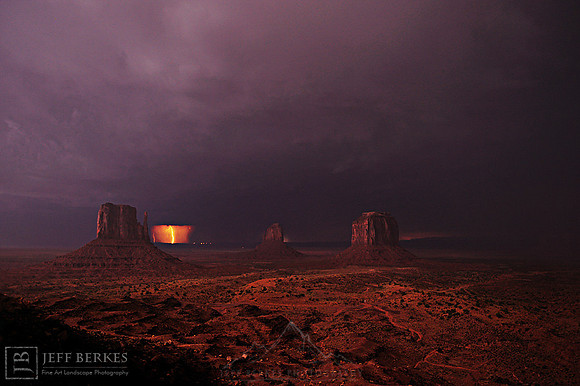 MONUMENTAL LIGHTNING