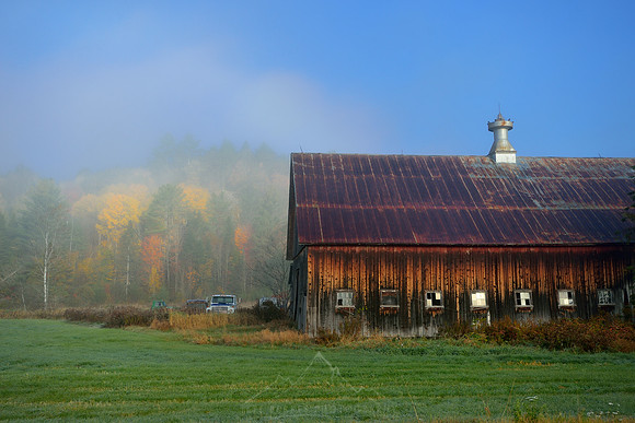 COUNTRY BARN  | MAINE
