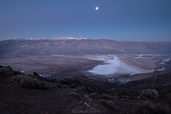 DEATH VALLEY MOONSET