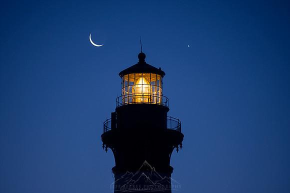 CRESCENT MOON AND VENUS | BODIE ISLAND LIGHTHOUSE | JUNE 2022