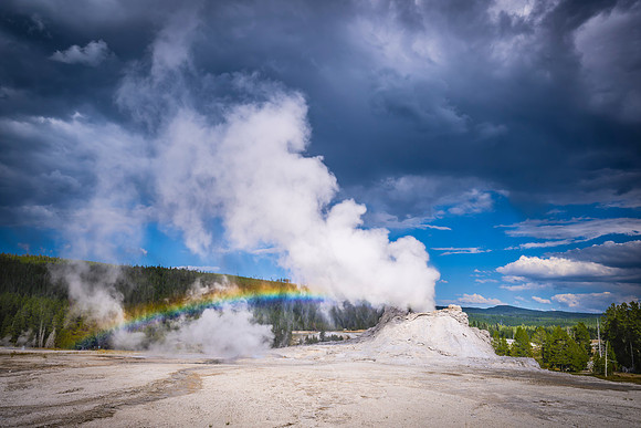 CASTLE GEYSER RAINWBOW