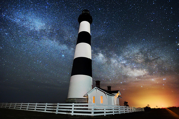 BODIE ISLAND LIGHTHOUSE AND MILKYWAY