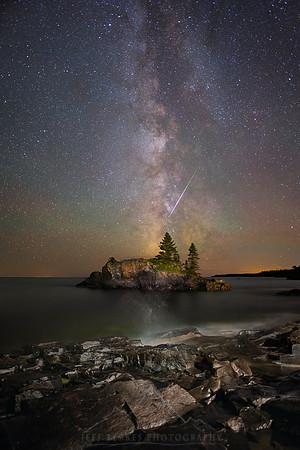 HOLLOW ROCK AND MILKY WAY METEOR